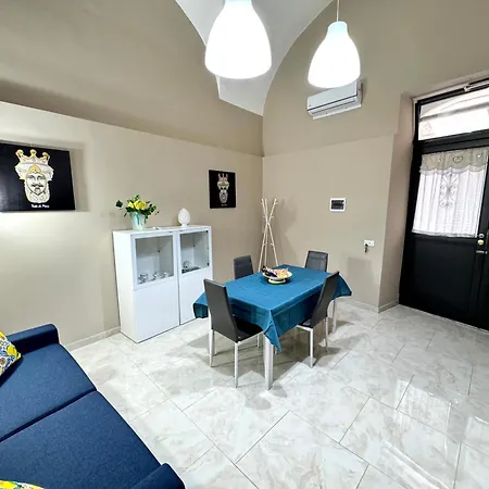Leonic Apartment
