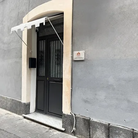 Leonic Apartment